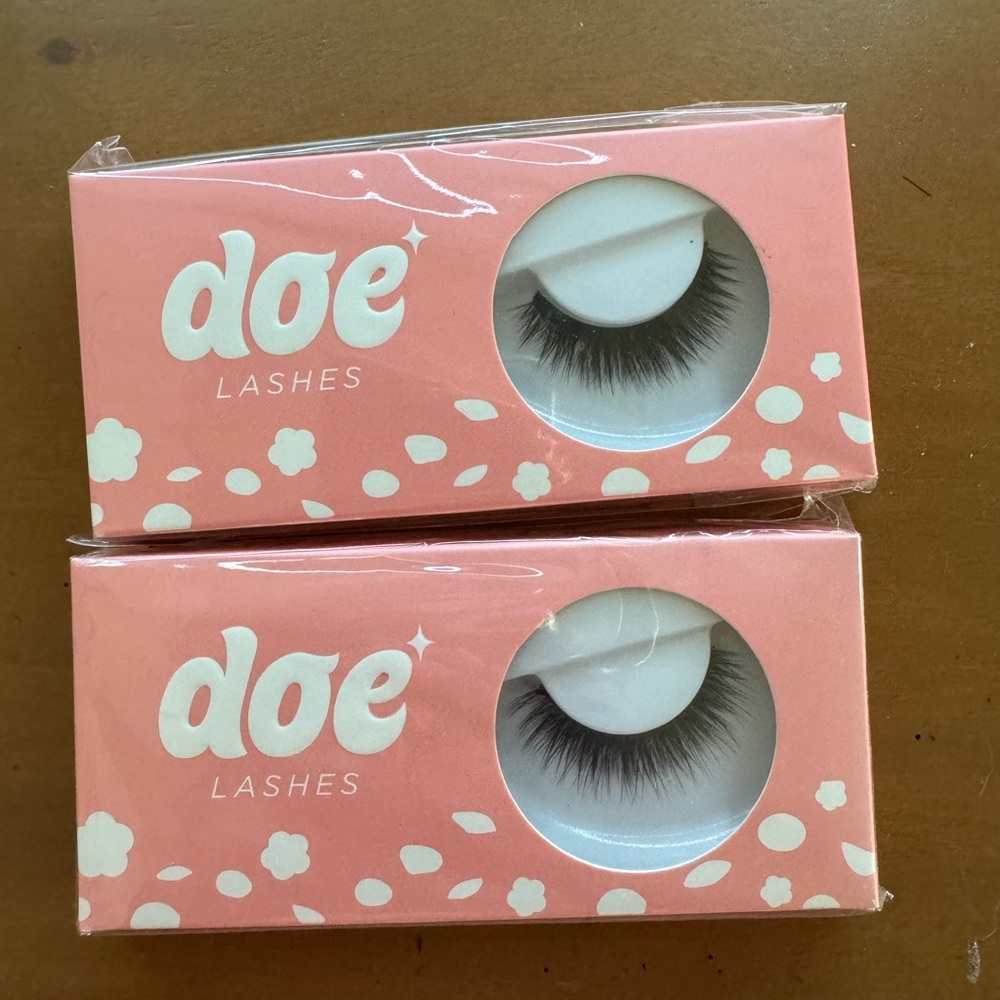 doe lashes BRAND NEW 2 pairs
